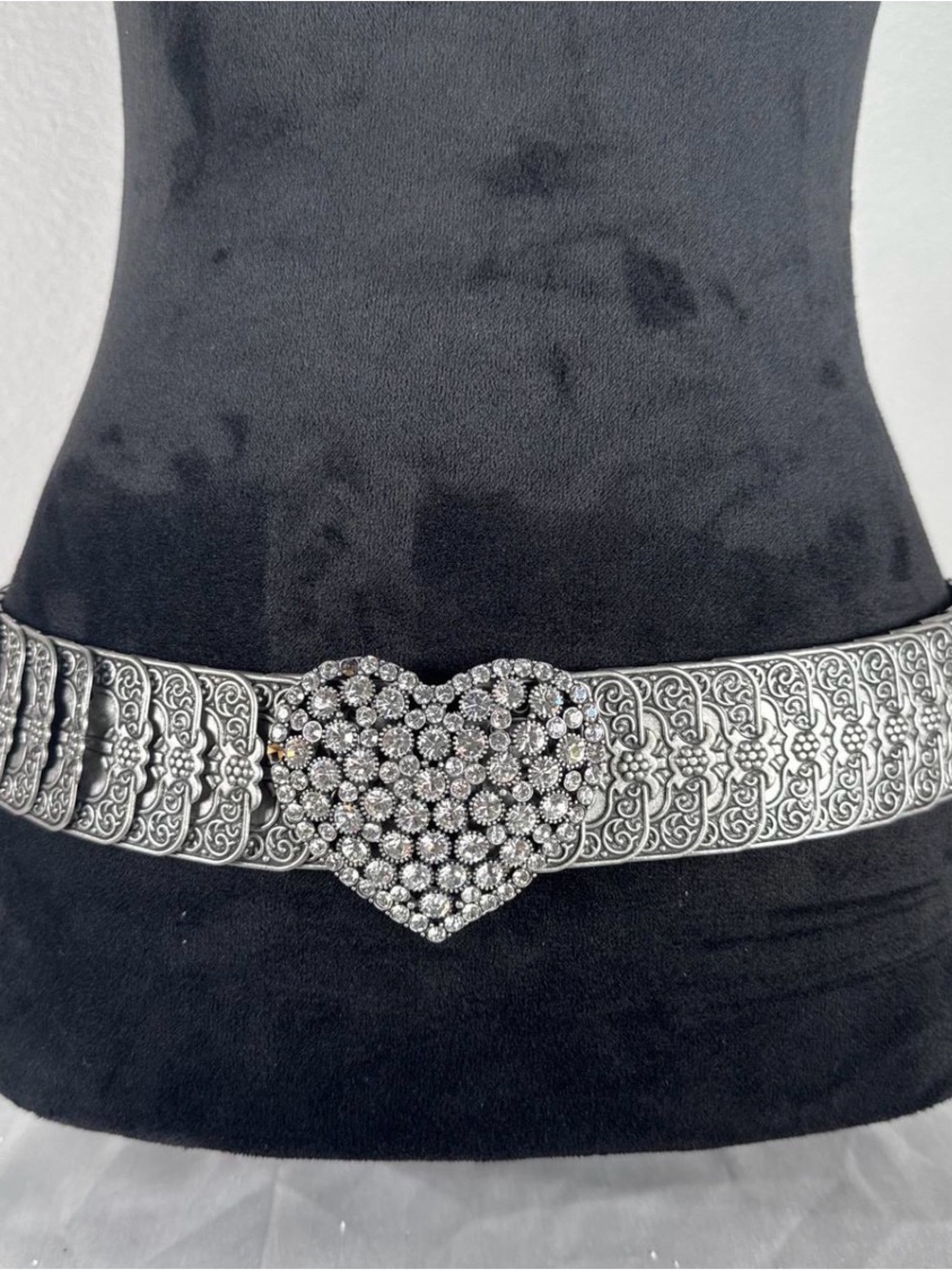 Rhinestone Heart Statement Waist Belt - Silver